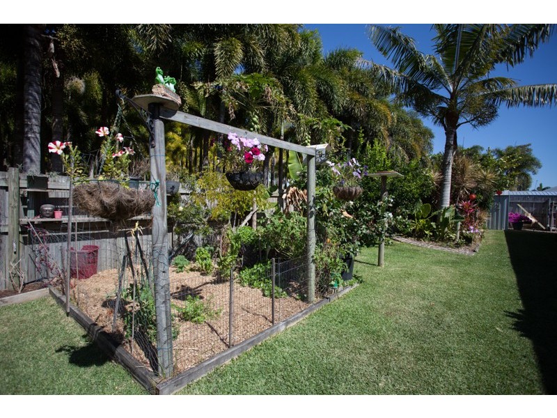 10 Corymbia Crt, Andergrove QLD 4740