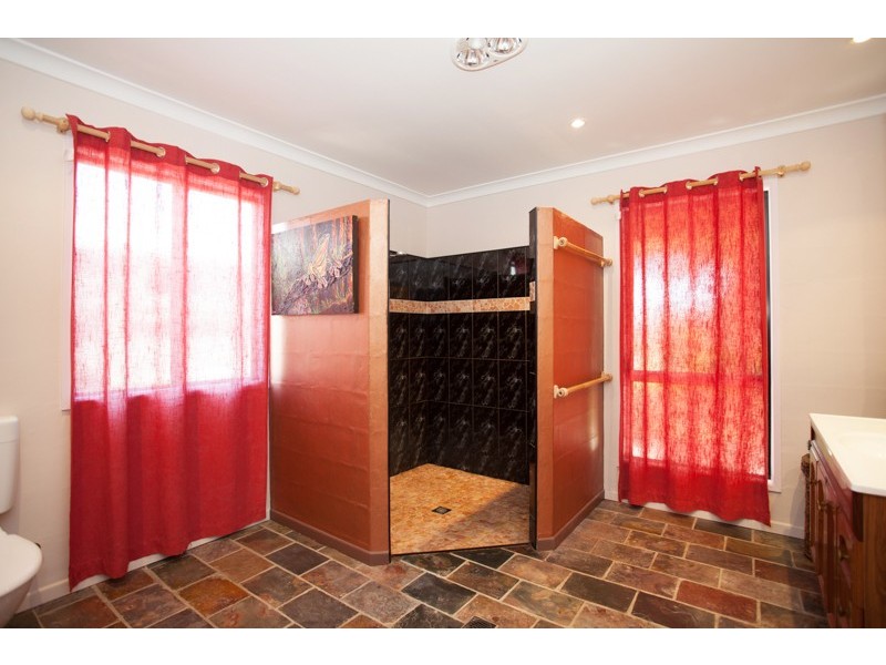 10 Corymbia Crt, Andergrove QLD 4740