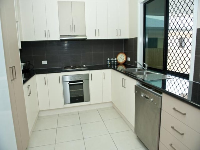 42 Hangan Street, Bucasia QLD 4750