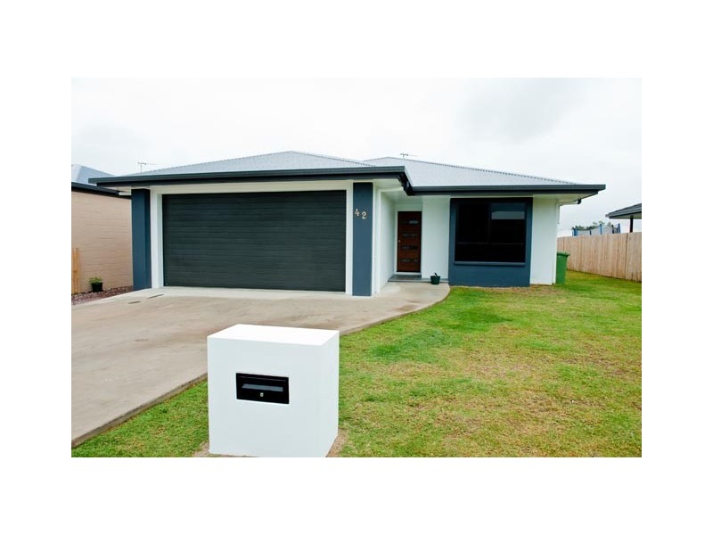 42 Hangan Street, Bucasia QLD 4750