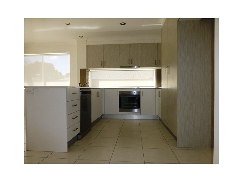 23 Hinze Crt, Rural View QLD 4740