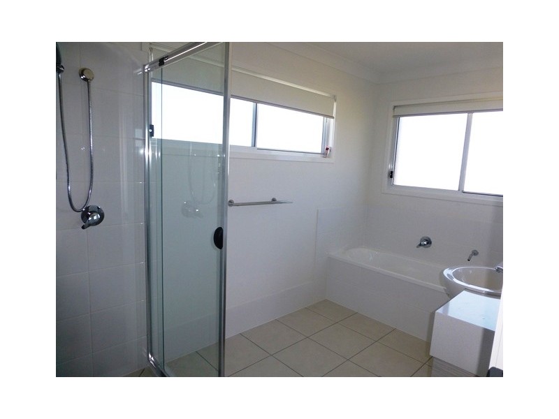 23 Hinze Crt, Rural View QLD 4740