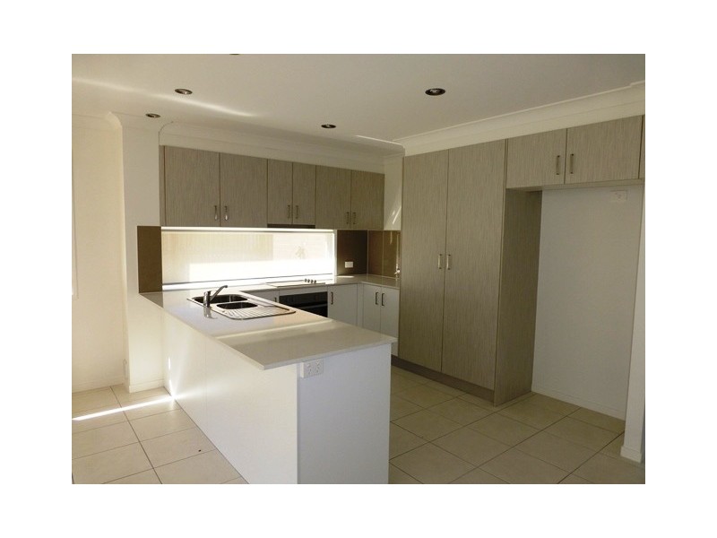 23 Hinze Crt, Rural View QLD 4740