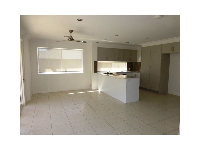 23 Hinze Crt, Rural View QLD 4740