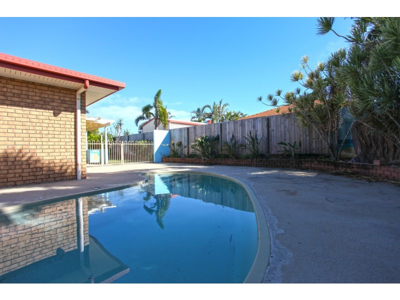 9 Bluewater Court, Bucasia QLD 4750