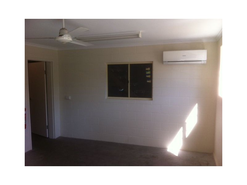 1/13 Lester Hansen Drive, Slade Point QLD 4740