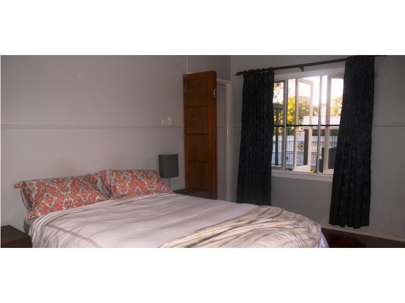 12 Pheasant St, Slade Point QLD 4740