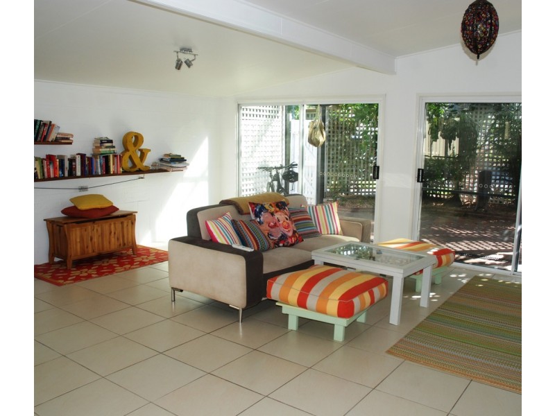 12 Pheasant St, Slade Point QLD 4740