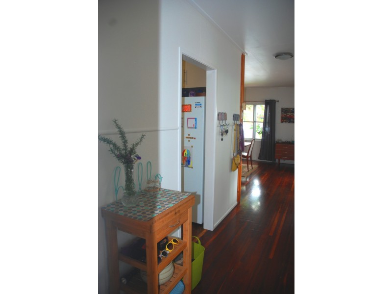 12 Pheasant St, Slade Point QLD 4740