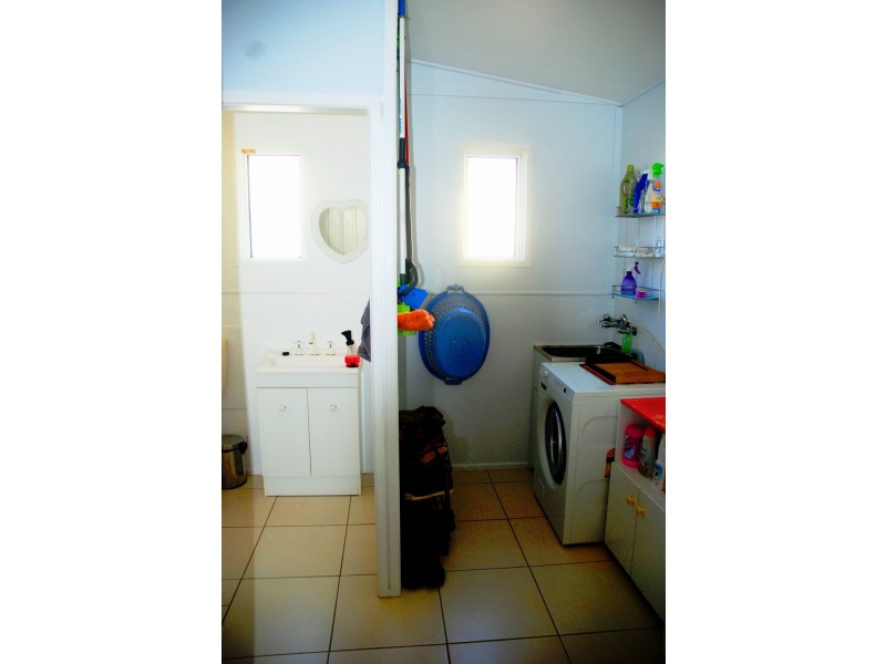 12 Pheasant St, Slade Point QLD 4740