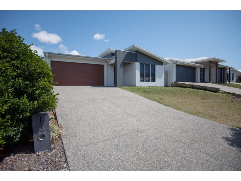 7 Majesty Street, Rural View QLD 4740