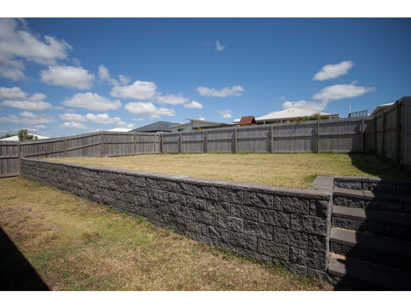 7 Majesty Street, Rural View QLD 4740