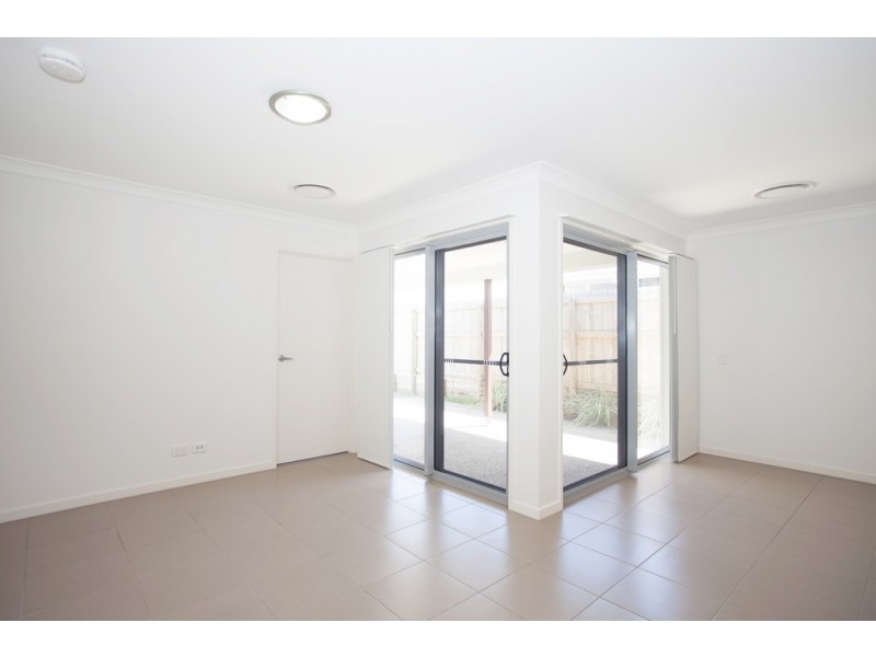 7 Majesty Street, Rural View QLD 4740