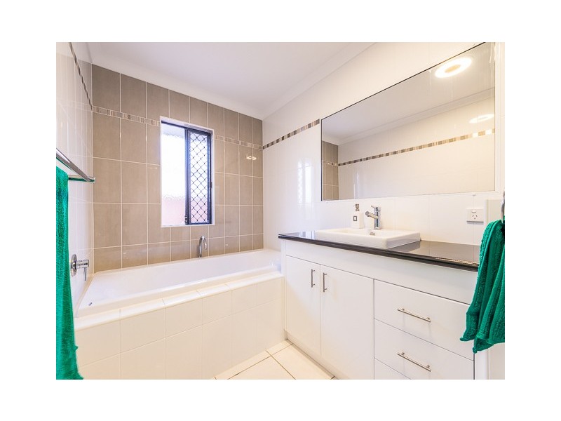 48 Canecutters Drive, Ooralea QLD 4740