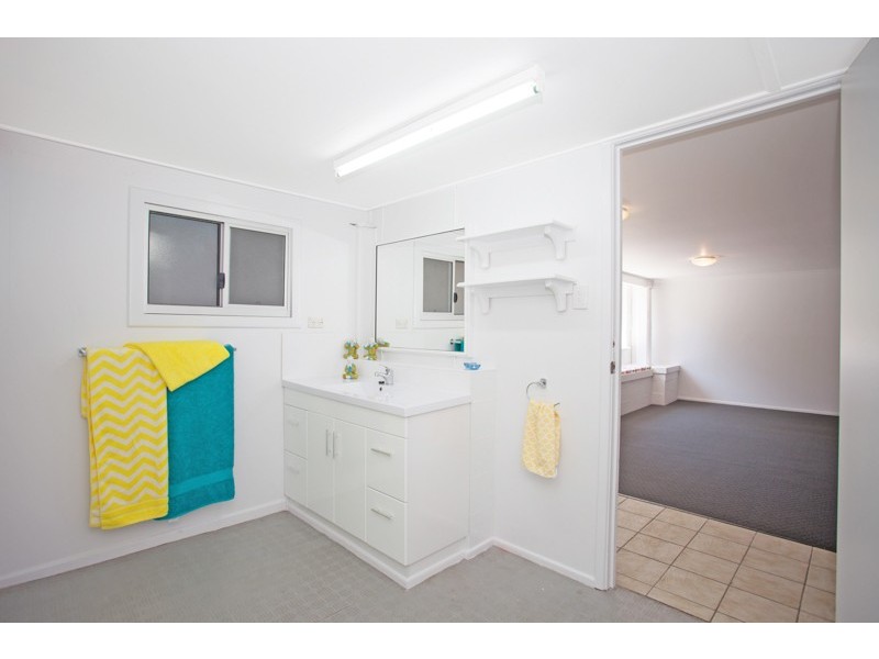 55 Bedford Rd, Andergrove QLD 4740