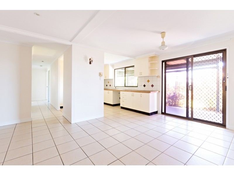 14 Hillside Tce, Mount Pleasant QLD 4740