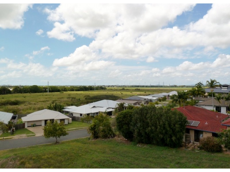 73 Cinnamon Drive, Glenella QLD 4740