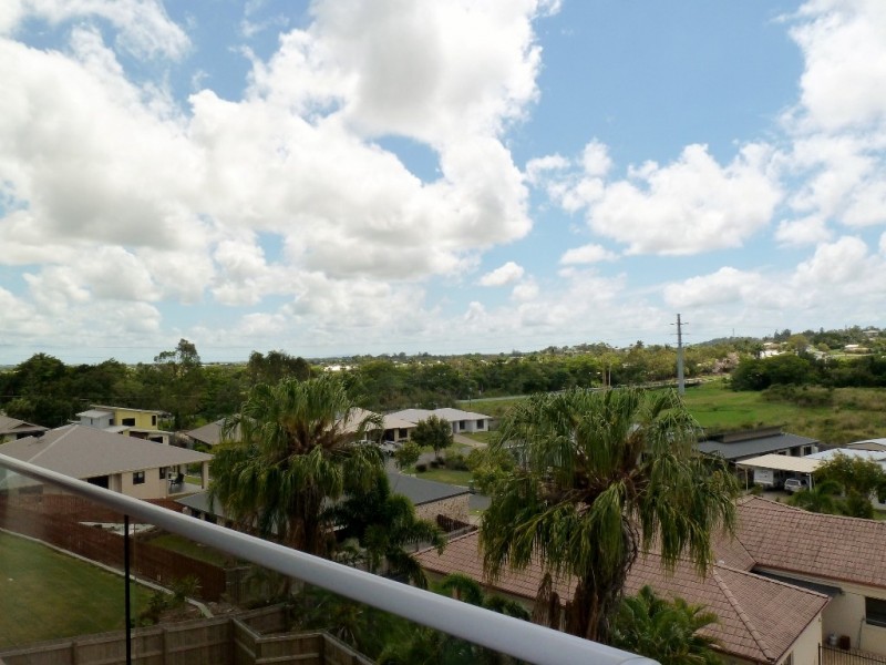 73 Cinnamon Drive, Glenella QLD 4740