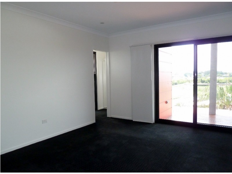 73 Cinnamon Drive, Glenella QLD 4740