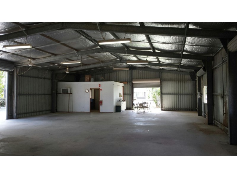 1/2 David Muir Street, Slade Point QLD 4740