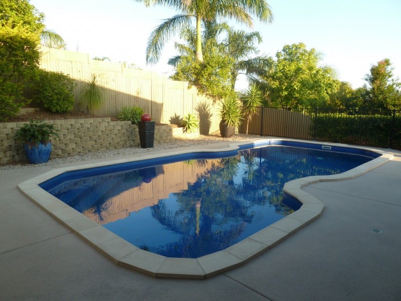 7 Gillies Court, Rural View QLD 4740