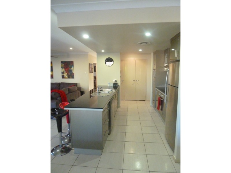 7 Gillies Court, Rural View QLD 4740