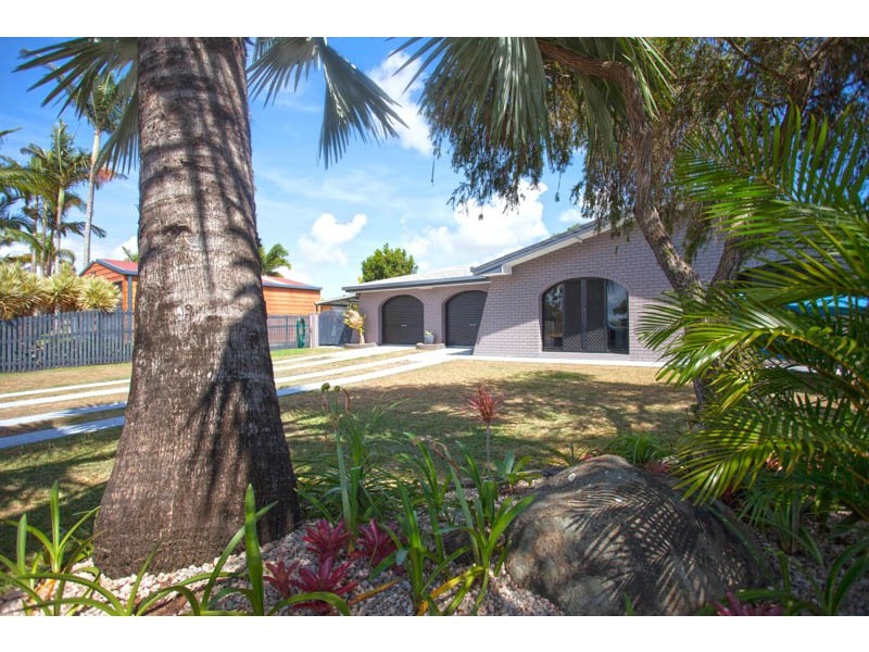 1 Nicklin Drive, Beaconsfield QLD 4740