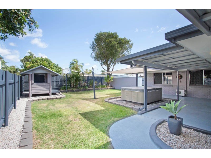 1 Nicklin Drive, Beaconsfield QLD 4740