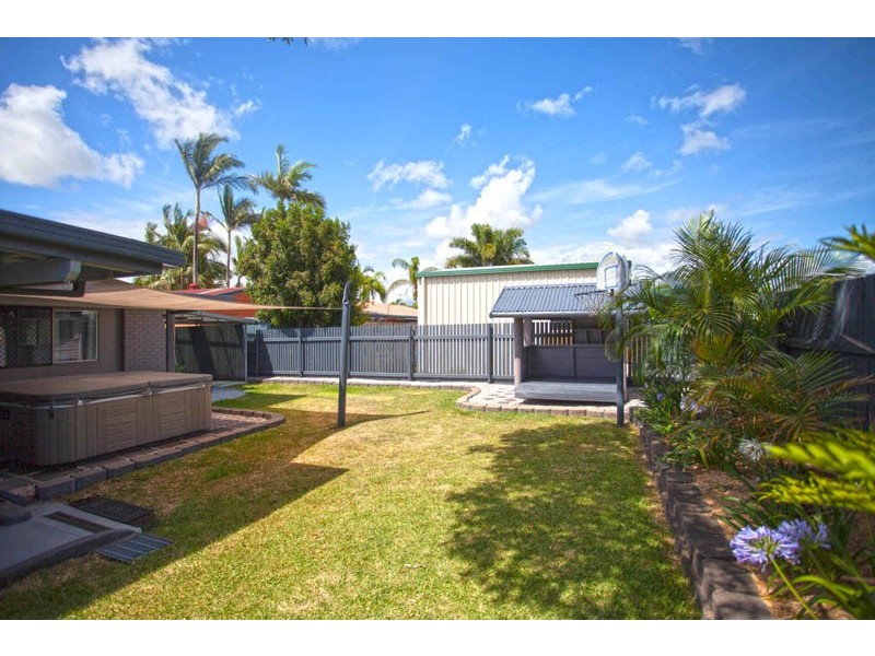 1 Nicklin Drive, Beaconsfield QLD 4740