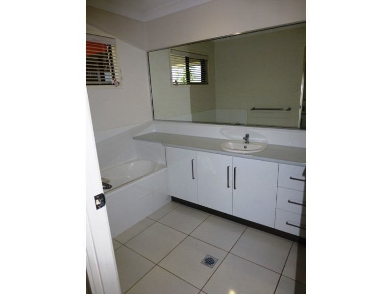 1 Drury Street, Bakers Creek QLD 4740