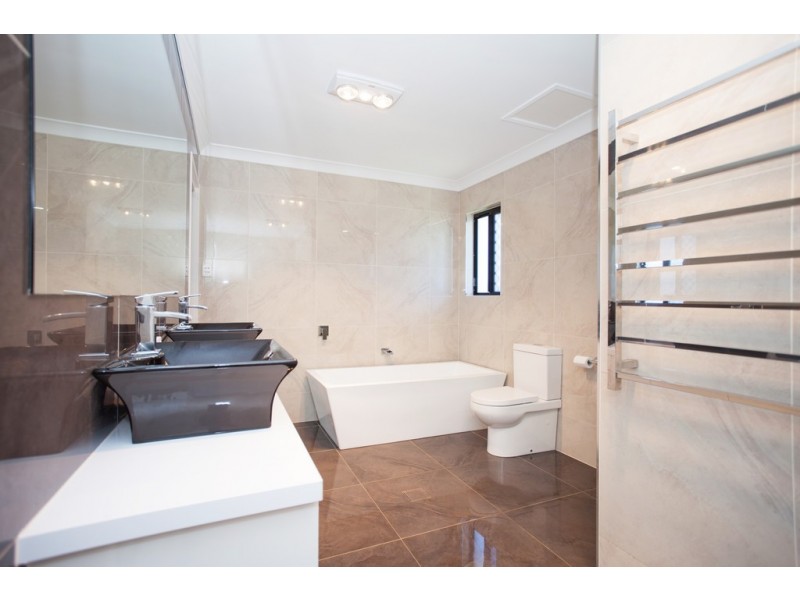 28 Bachelor Court, Marian QLD 4753