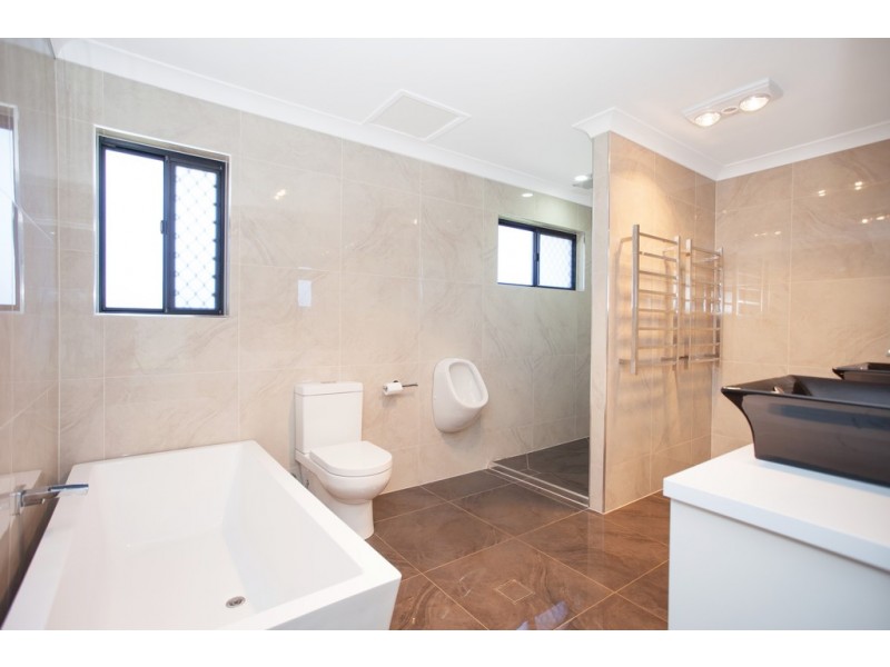 28 Bachelor Court, Marian QLD 4753