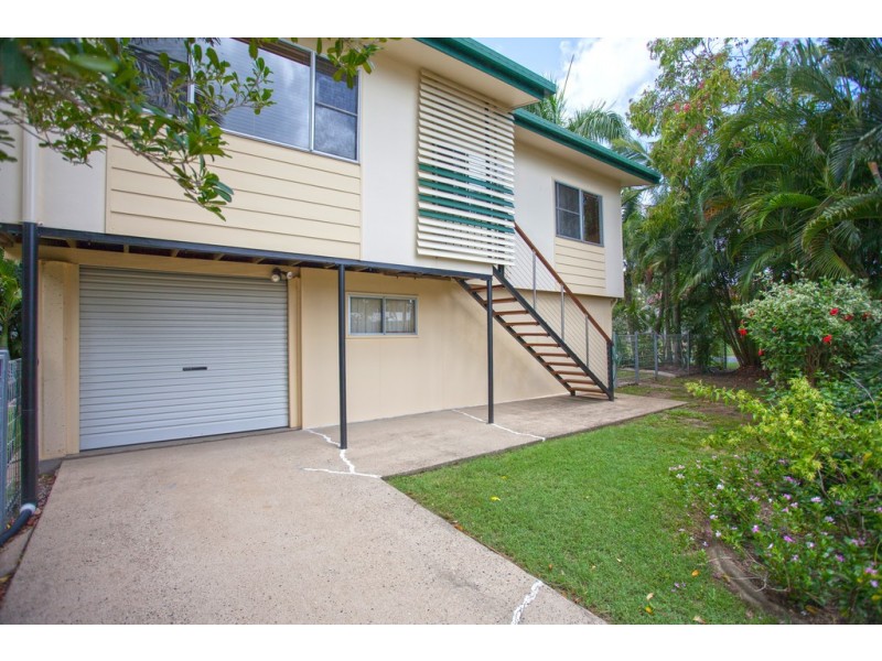 8 Stott Street, Bucasia QLD 4750