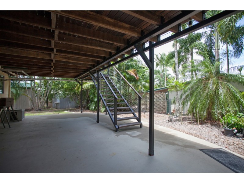 8 Stott Street, Bucasia QLD 4750