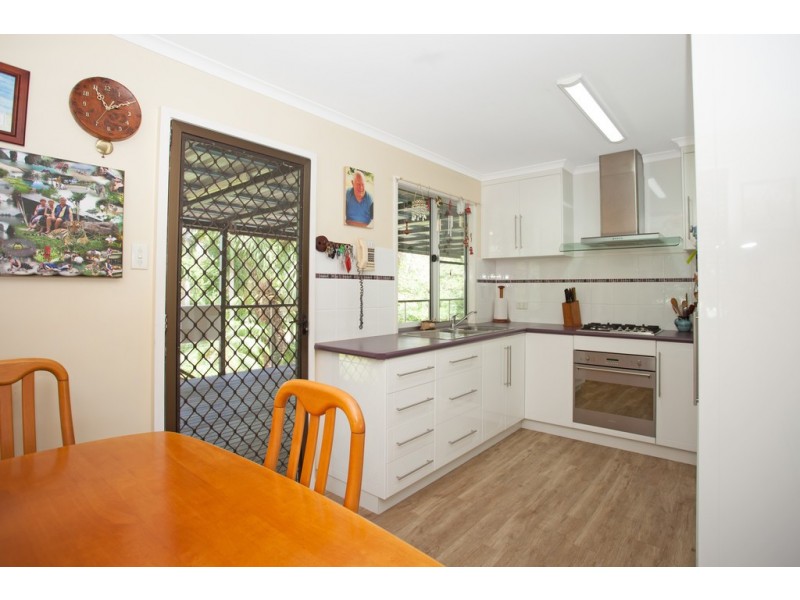 8 Stott Street, Bucasia QLD 4750