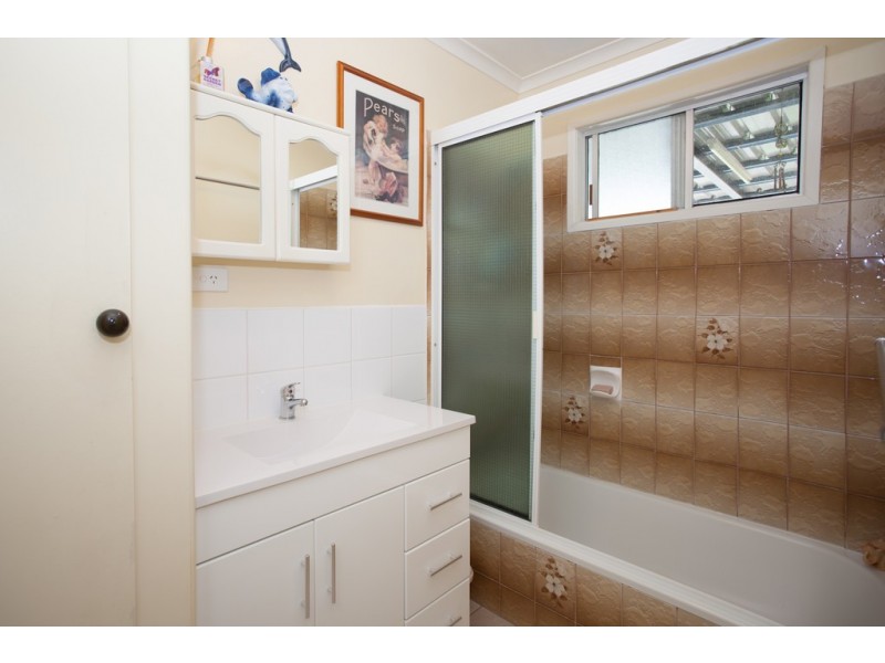 8 Stott Street, Bucasia QLD 4750