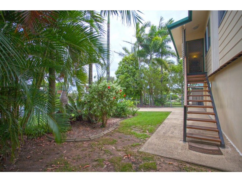 8 Stott Street, Bucasia QLD 4750