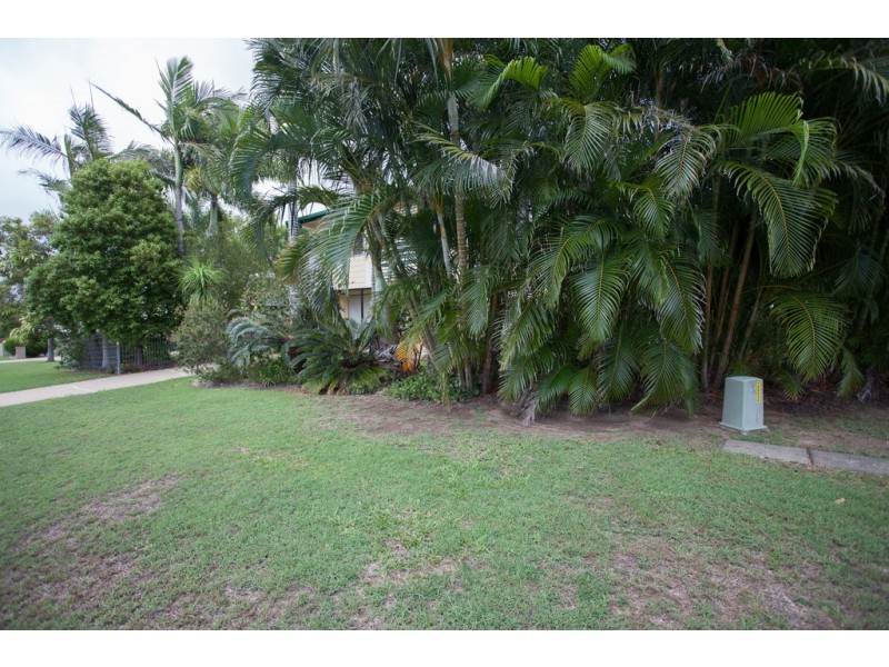 8 Stott Street, Bucasia QLD 4750