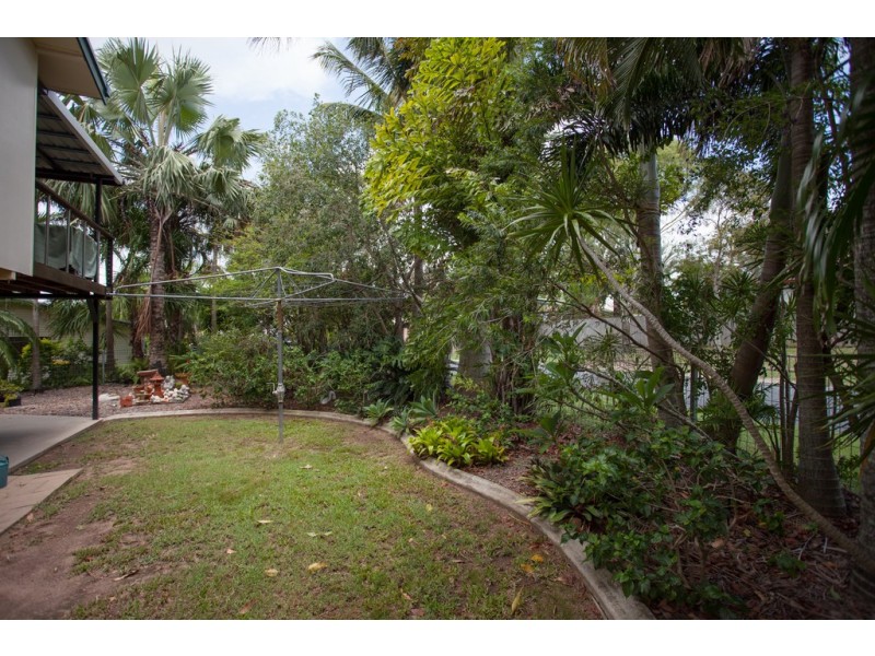8 Stott Street, Bucasia QLD 4750