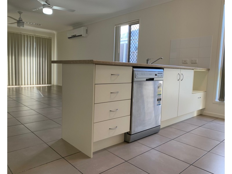 72 Scarborough Circuit, Blacks Beach QLD 4740