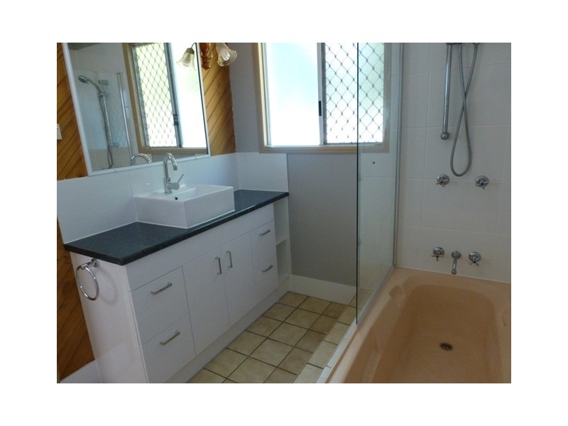 17 Kingfisher, Slade Point QLD 4740