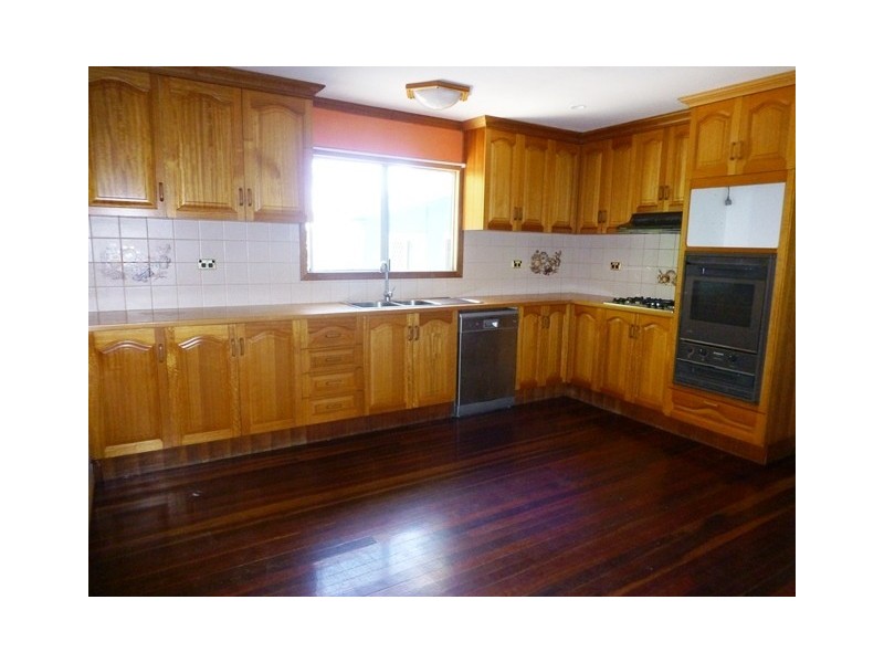 17 Kingfisher, Slade Point QLD 4740