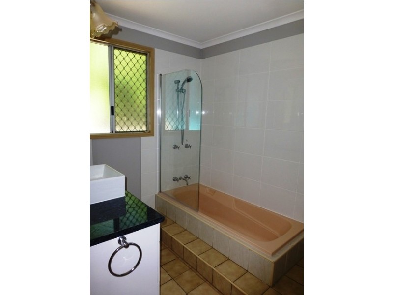 17 Kingfisher, Slade Point QLD 4740