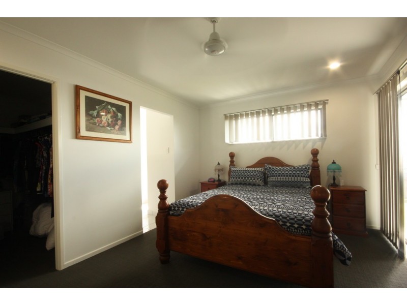 18 Douglas Crescent, Rural View QLD 4740