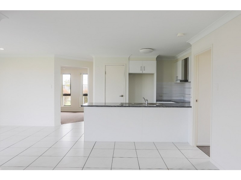 65 Bellavista Ct, Beaconsfield QLD 4740