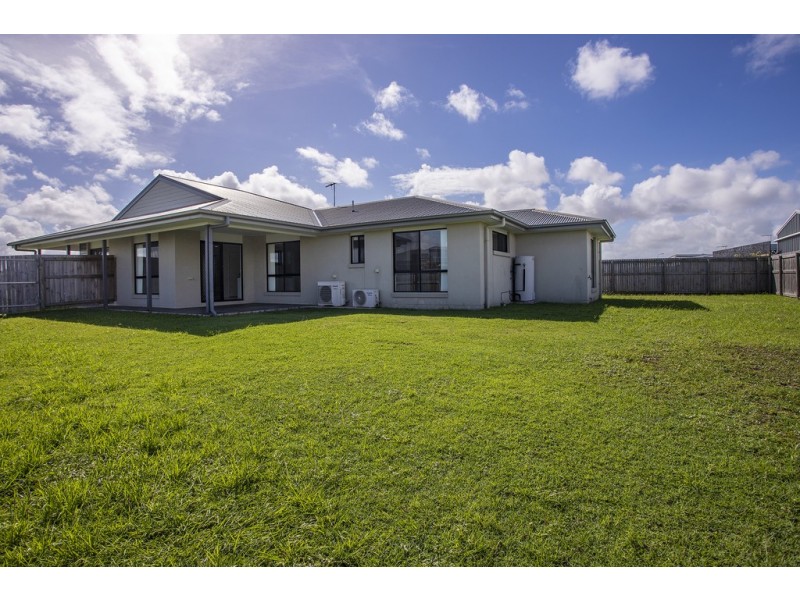 65 Bellavista Ct, Beaconsfield QLD 4740