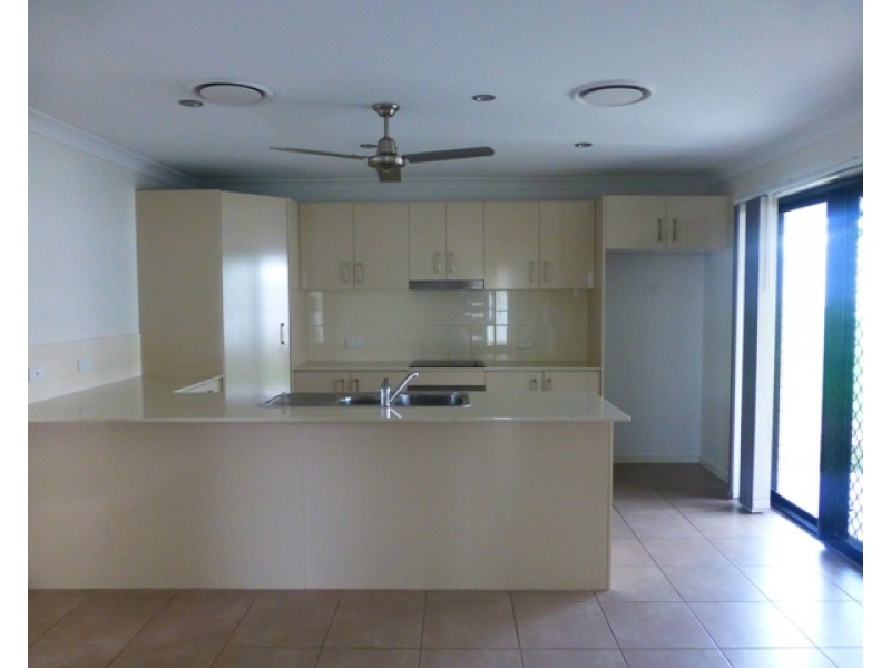 19 Halifax Place, Rural View QLD 4740