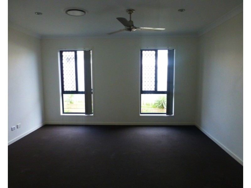 19 Halifax Place, Rural View QLD 4740