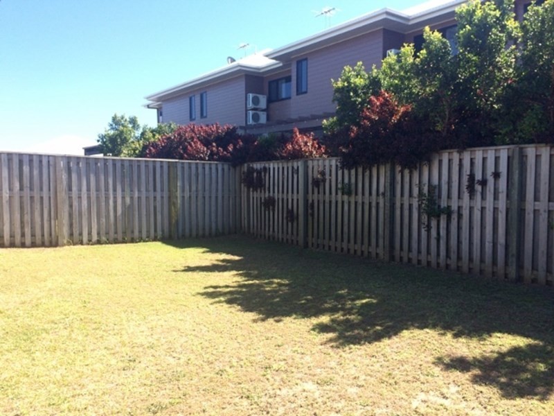 2/5 Bilgola Place, Blacks Beach QLD 4740