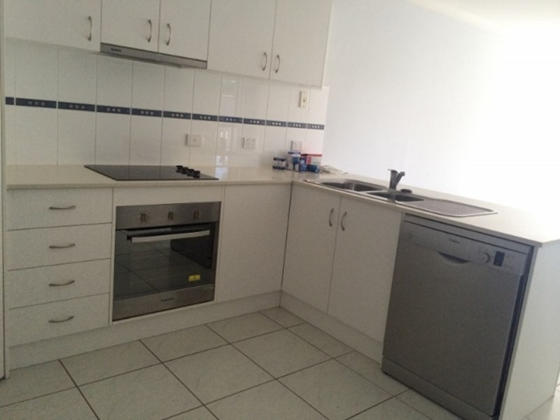 2/5 Bilgola Place, Blacks Beach QLD 4740